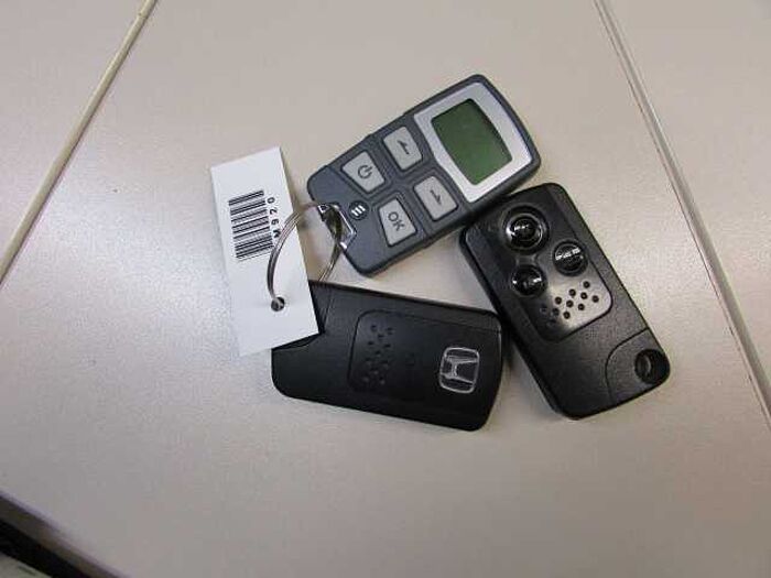 Honda CR-V Executive 4WD, Standheizung, Safety-Paket, NAVI